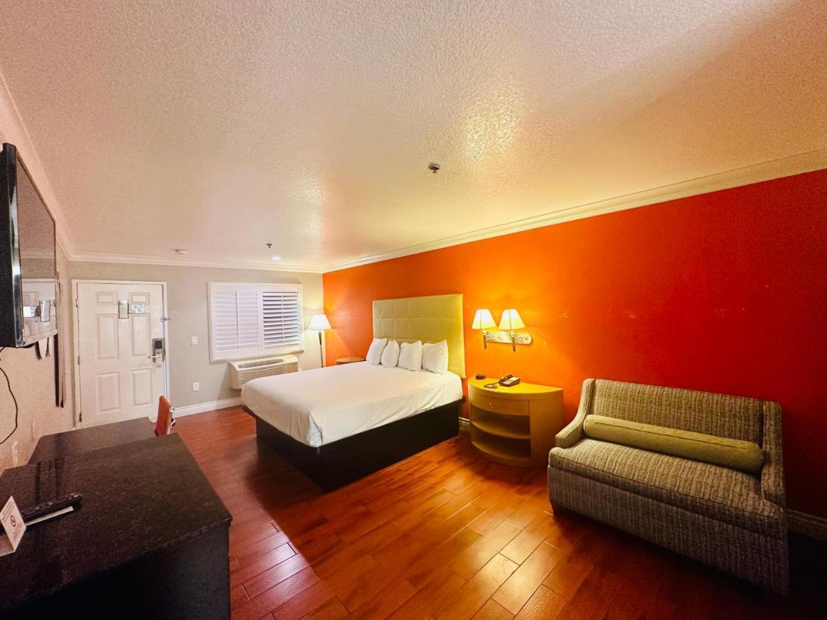 Casa Blanca Hotel & Suites オレンジ エクステリア 写真